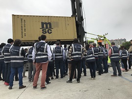 Comisarios de averas de Criteria en el puerto